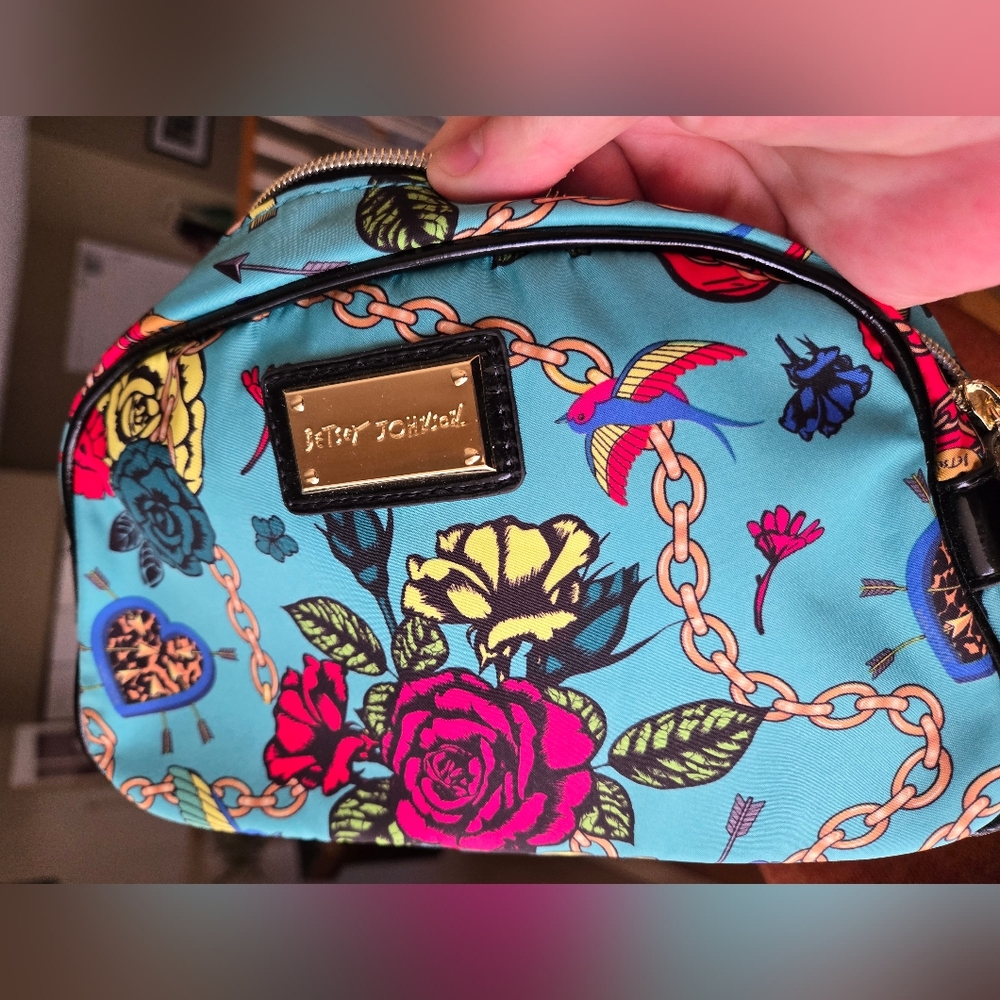 Betsey Johnson Floral Roses Print Cosmetic Toiletries Bag